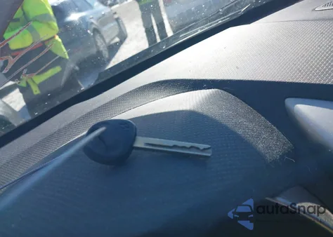 2013 Hyundai Veloster Base W/Black z USA, uszkodzony, nr VIN KMHTC6AD1DU126855